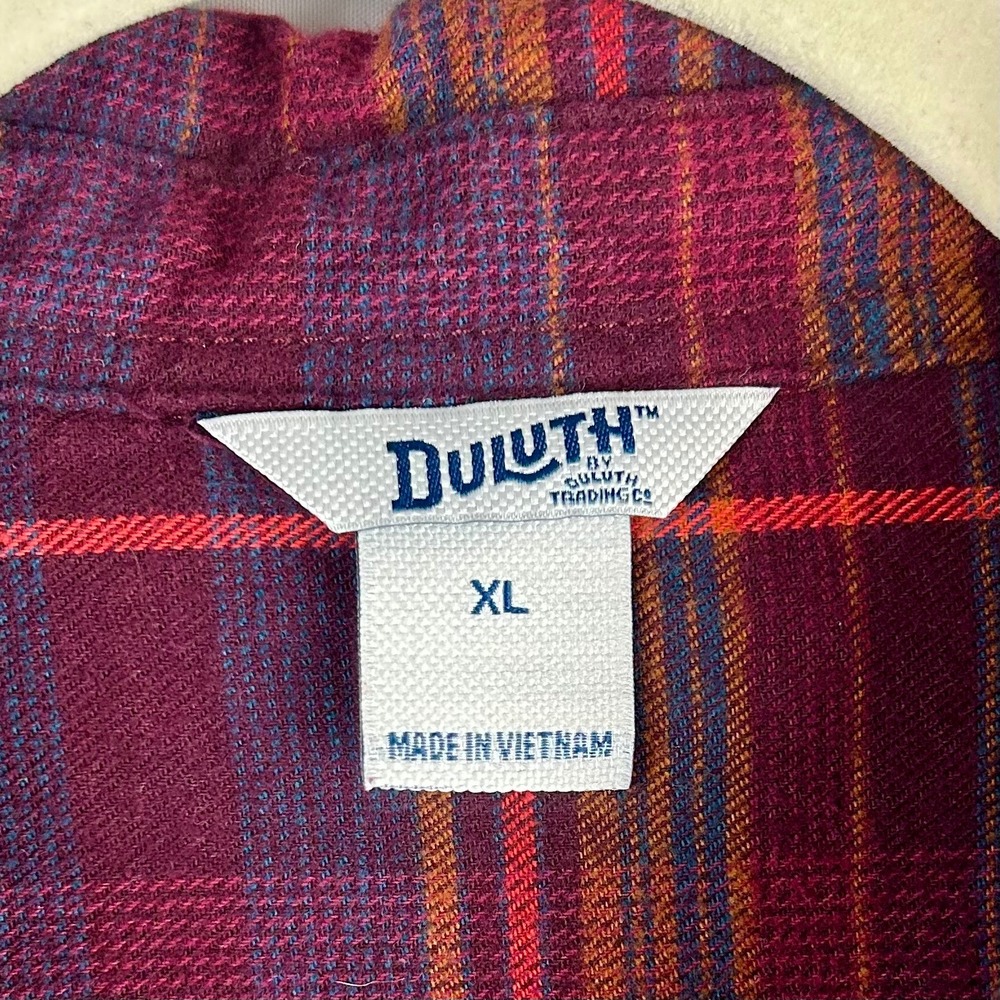 Duluth Trading Co Womens XL Plaid Flannel Free Swingin Shirt Burgundy Red Button - Picture 7 of 7